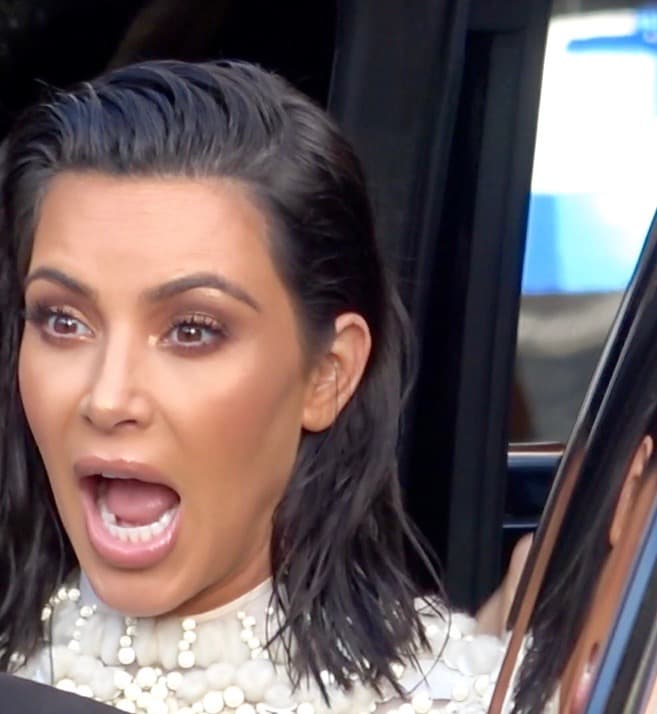 Algunos medios publicaron que la celebridad había sido golpeada en la nariz.