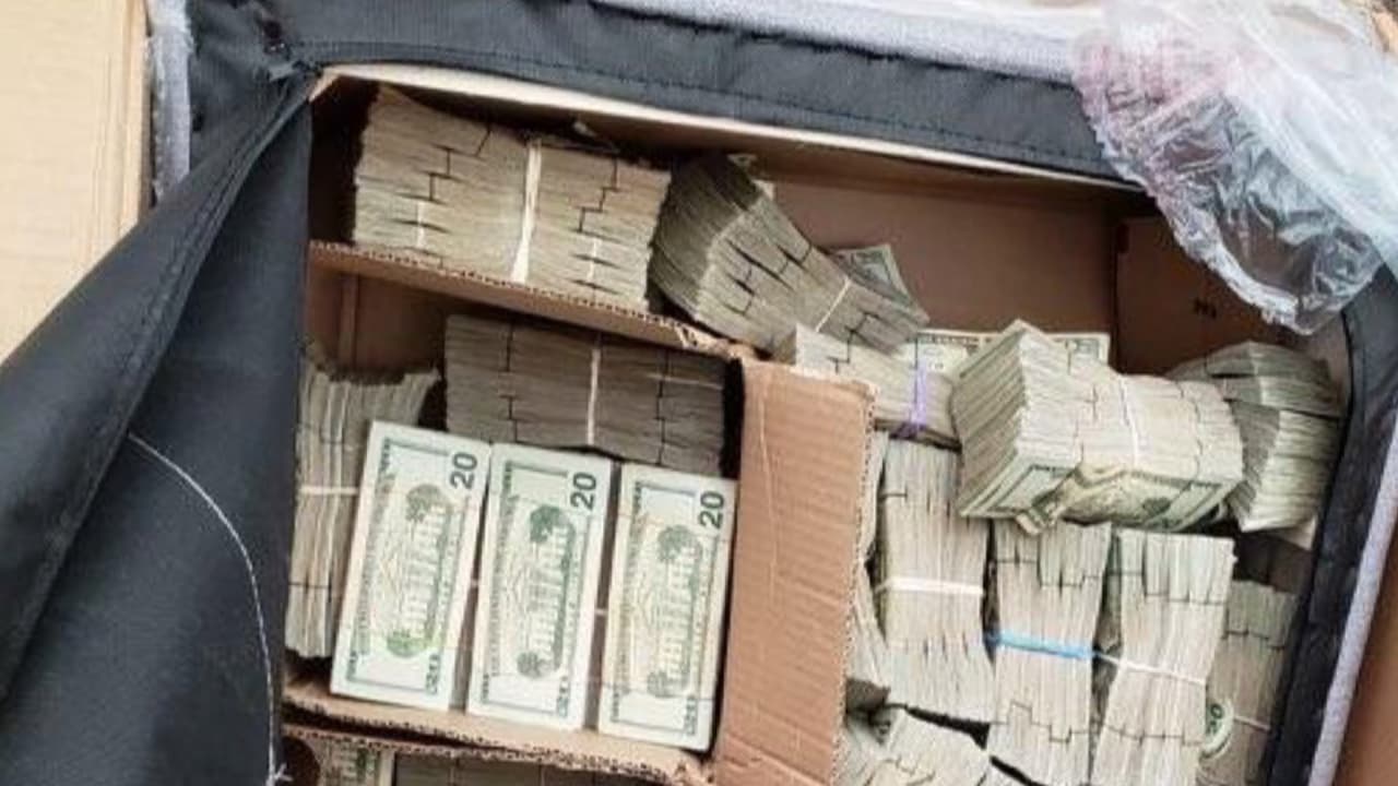 Las autoridades descubrieron el contrabando dentro de una silla.