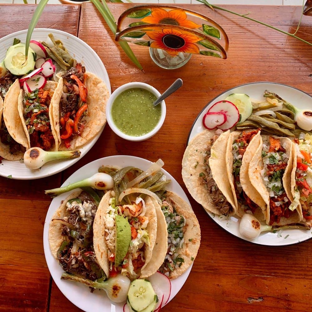 <b><a href="https://www.taqueriamorales.com/">Número 6: Taquería Morales (1429 Jackson St Philadelphia, PA 19145)</a></b>. Se promocionan así: “Somos una empresa familiar que sirve auténtica y deliciosa cocina mexicana. Ofrecemos una amplia variedad de alimentos salados a precios asequibles. Con un ambiente tranquilo y un personal amable, nos esforzamos por brindar la mejor experiencia para usted y su familia”.