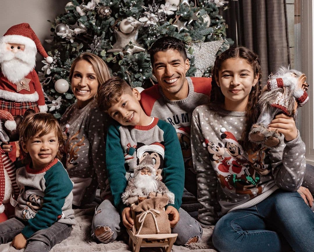 Luis Suárez | Las personalidades del balompié desearon felices fiestas a través de sus redes sociales.