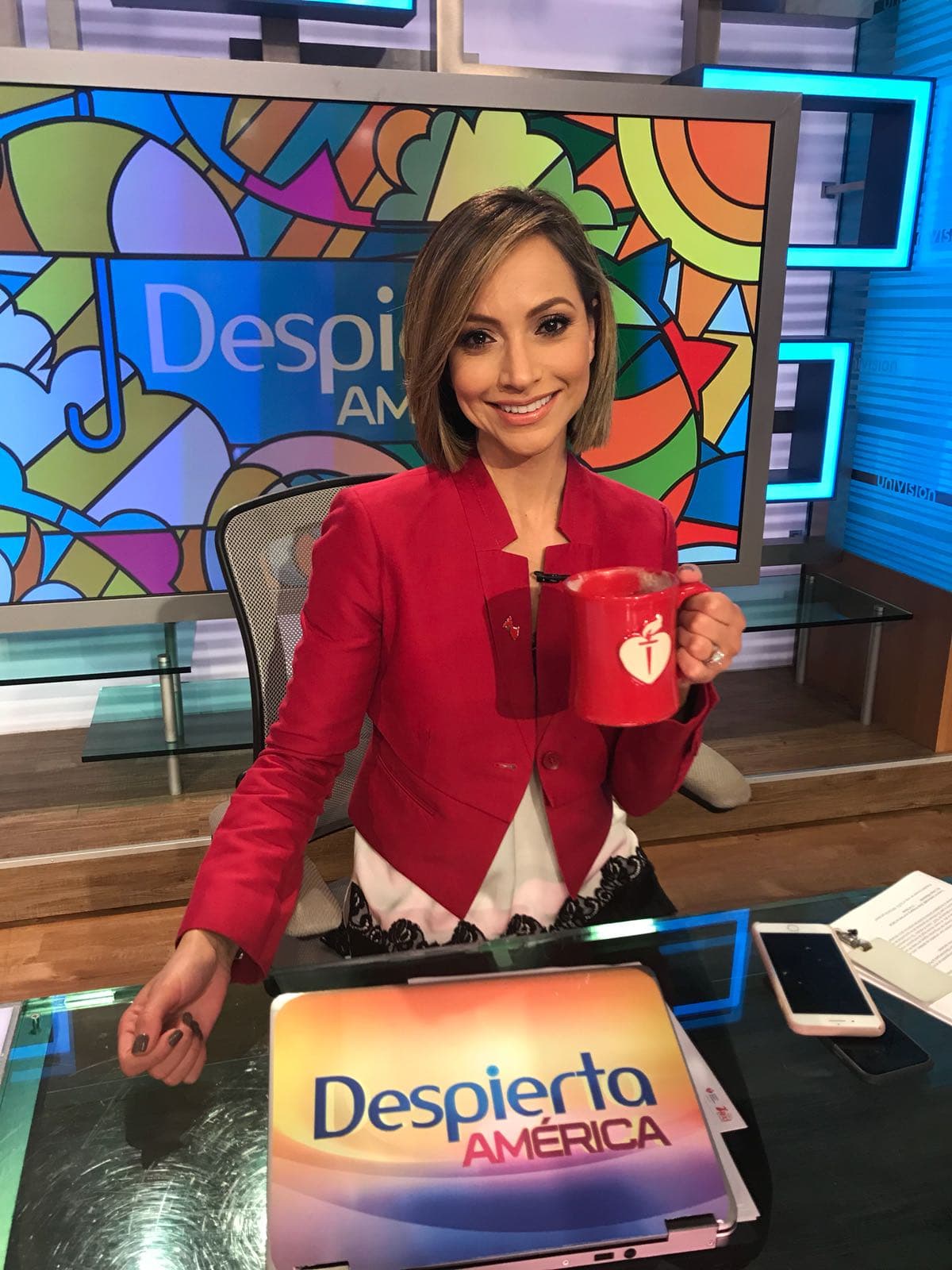 Satcha Pretto tampoco se quedó atrás, "hoy hazte una prueba para conocer tus números y salvar tu vida" fue la petición de nuestra conductora.