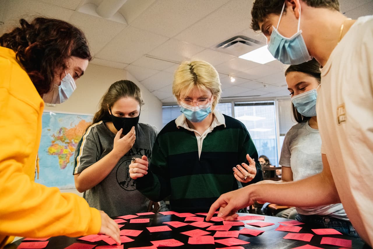 Adultos deberán usar mascarilla de forma obligatoria en las escuelas públicas de Miami-Dade 
