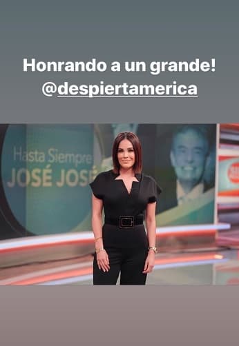 Nuestros conductores llevan el luto en su vestuario, pero también en el corazón. Esperando el día de los homenajes en los que se rendirá tributo al cantante mexicano junto a todos los fanáticos que desean honrarlo.