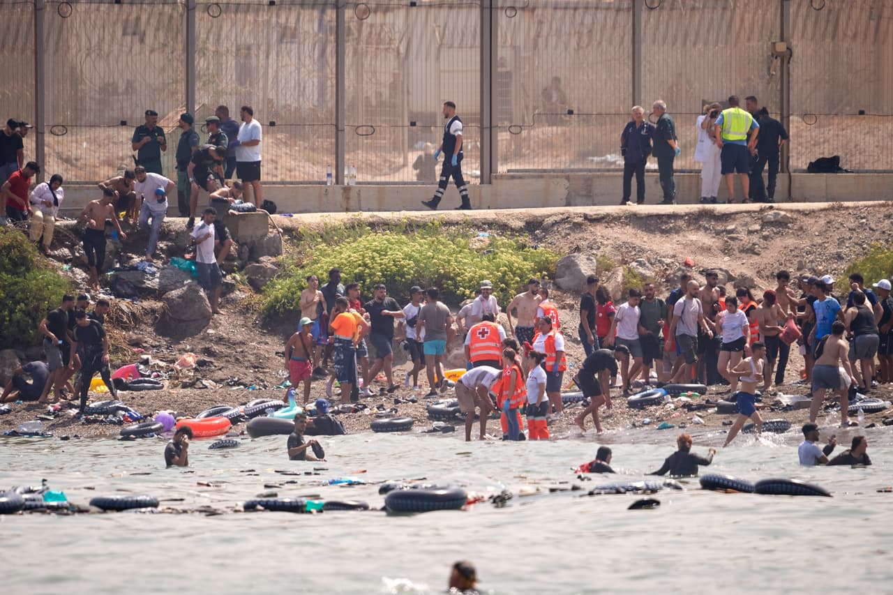 Nueve inmigrantes fallecieron intentando alcanzar a nado desde Marruecos el enclave español de Ceuta, según confirmó a AFP la delegación del Gobierno español en ese territorio en el norte de África.