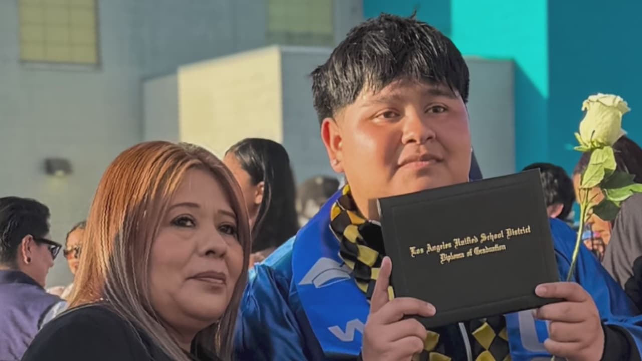 ICE detiene a joven graduado con honores tras cita migratoria rutinaria en Los Ángeles