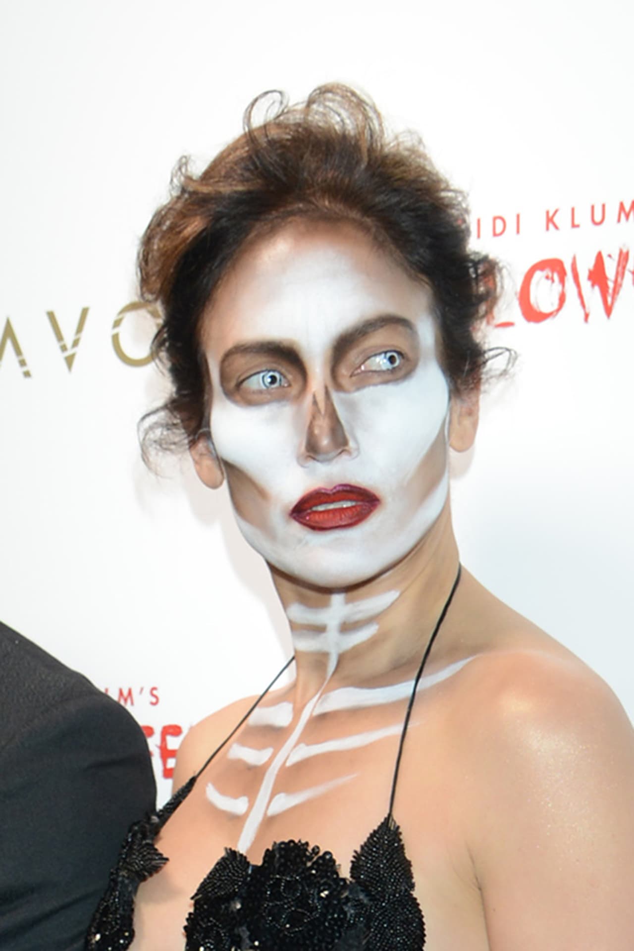 El disfraz de calavera es también uno de los más buscados y en una fiesta de 2015, Jennifer Lopez lució un look espectacular.
