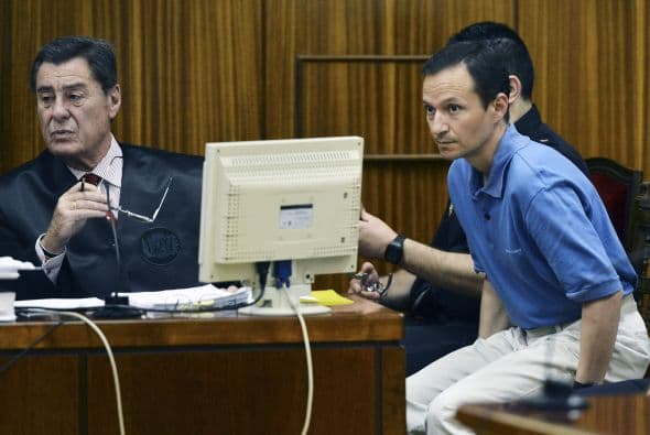 En la misma línea, la abogada que ejerce la acusación particular, María del Reposo Carrero, aseguró que la actitud del acusado "es la principal prueba de su culpabilidad", porque le causó un "placer permanente" poder "hacer sufrir a Ruth", la madre de los niños y de la que estaba separado. La acusación ha afirmado que "no queda duda que los niños estaban en la hoguera" y quiere pensar que "usó los antidepresivos para adormecerles o acabar con su vida" en lugar de "echarlos en la hoguera vivos".