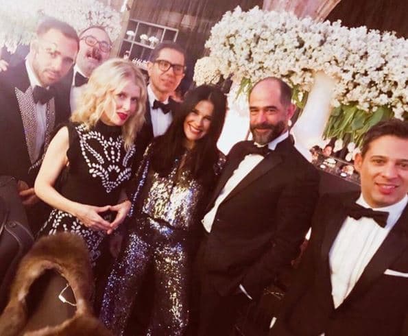 Otra de las invitades que dio detalles de la esta fastuosa boda fue la locutora mexicana Martha Debayle.