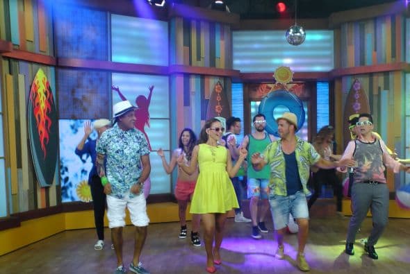 Vaya divertida que se dieron hoy en casita, nadie dejaba de reír y bailar.