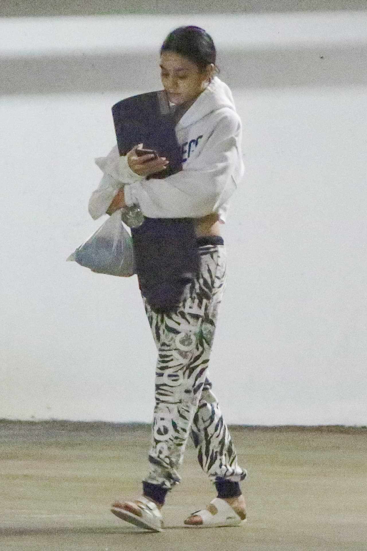 Lucía en verdad agotada.