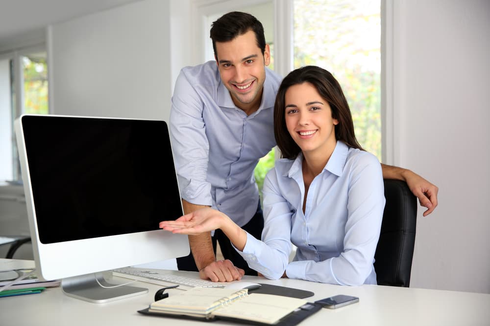 Aunque hayan ocurrido problemas en el pasado, quedan atrás. Borrón y cuenta nueva. Tendrás grandes alegrías, procedentes de personas que fueron importantes en tu vida tanto económica y laboral como sentimental y que en este mes muestran su mejor rostro.
<br>