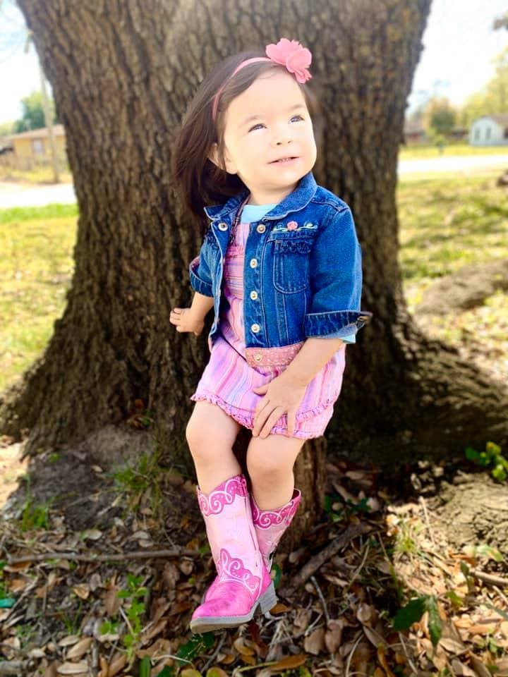 <a href="https://www.facebook.com/jonny.lara.3726?comment_id=Y29tbWVudDozNzM5NTkxODM2MDY5MTY1XzM3Mzk4NjE5NTYwNDIxNTM%3D">Abby Nava</a> Mi Vaquerita 💓🥰