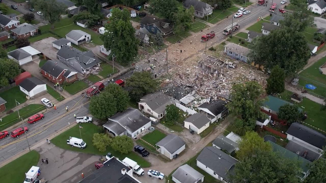 El miércoles, luego de la explosión, autoridades indicaron que al menos 11 casas registraban daños tan graves que eran consideradas inhabitables.