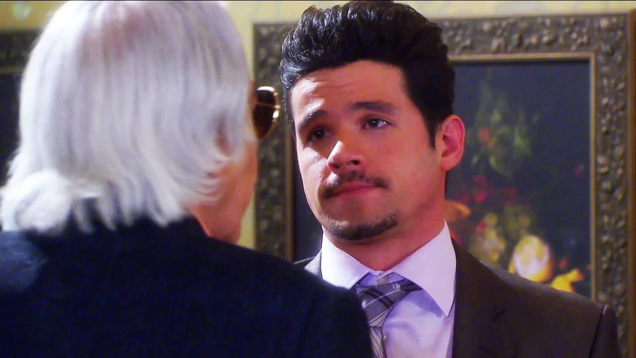 Eso sí, tiene una carita de angelito. ¡Se ve que no rompe ni un plato! Y antes de ser chofer de los Ángeles, fue el fiel asistente de Vittorio.