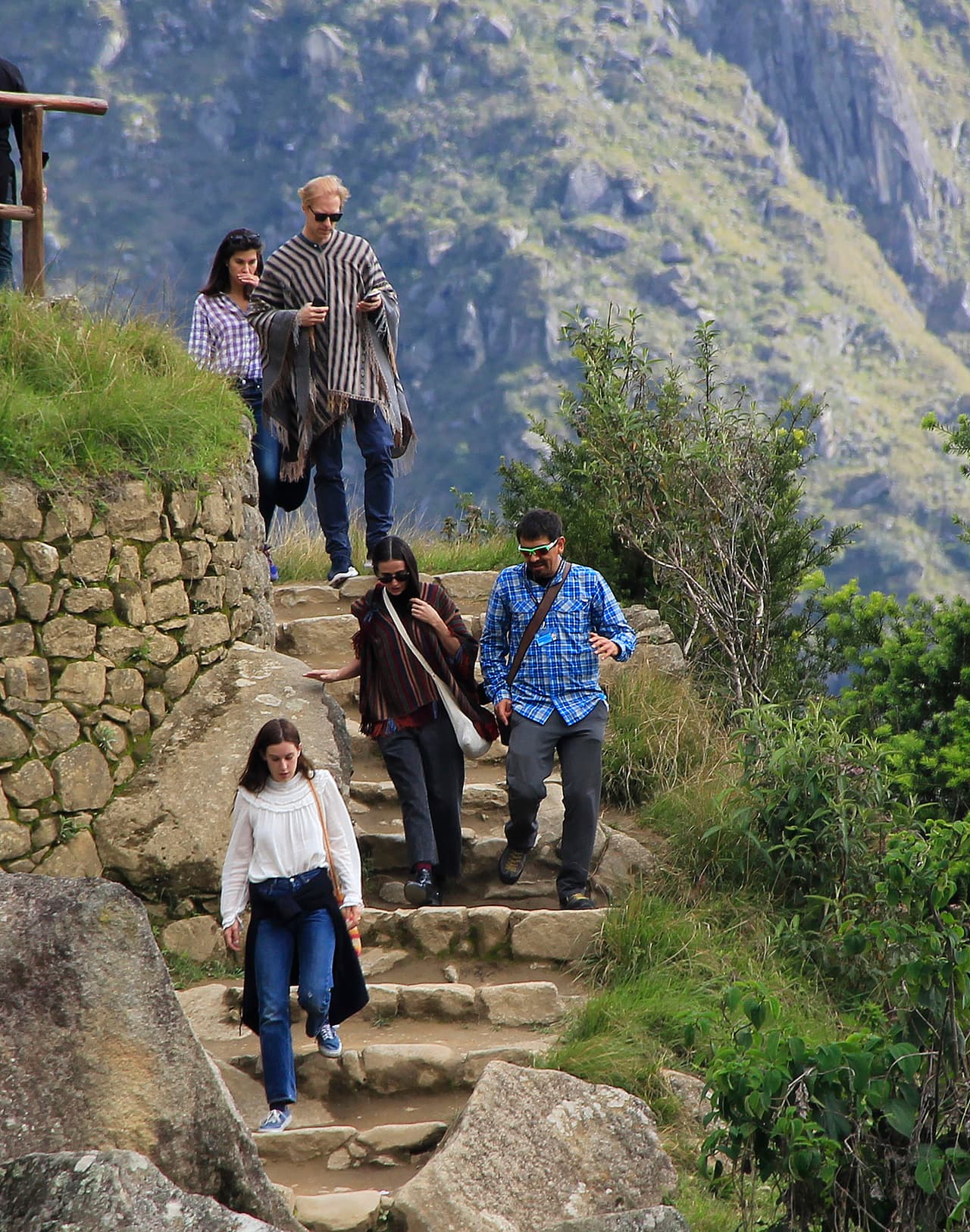 Demi recibió la invitación de Mario Testino para visitar su país.