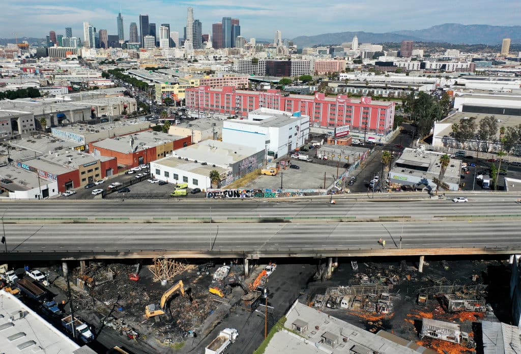 Aunque se informó que la inspección de los ingenieros estructurales comenzó a reflejar daños menos graves a los anticipados, la situación no deja de ser complicada.