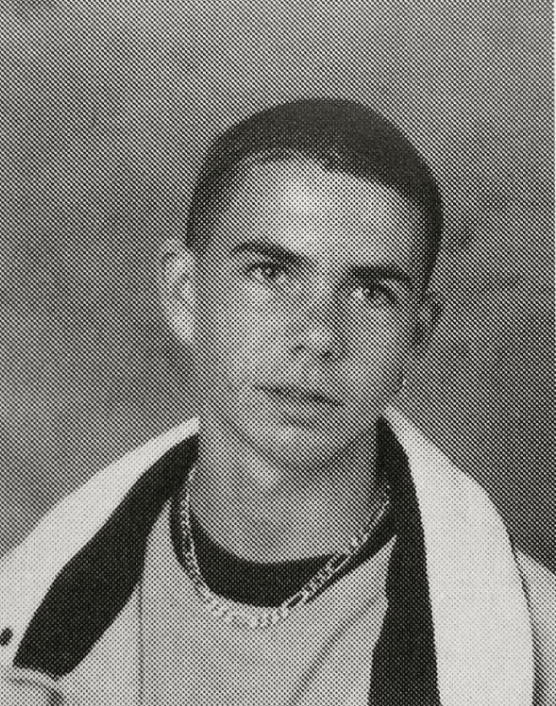 Durante una entrevista para Primer Impacto, Pitbull dijo que su carrera inició en la escuela secundaria Miami Coral Park. En dicho instituto una maestra, llamada Hope Martínez, lo escuchó rapeando y le presentó a un productor.