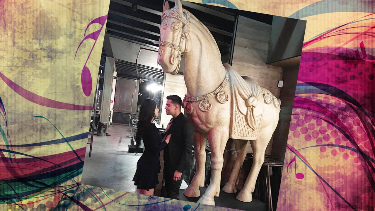 Lo único que sabemos de esta chica es que se llama Cristina Bernal, tiene más de 100 mil seguidores en Instagram y que comparte con Luis su gusto por la naturaleza. Es una chica muy hermosa y bueno, la envidia de todas nosotras. Yeap, we said it!