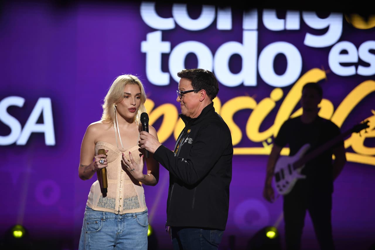 Elena Rose dio un inspirador mensaje a la audiencia y los invitó a formar parte del TeletonUSA, un evento que cambia vidas.