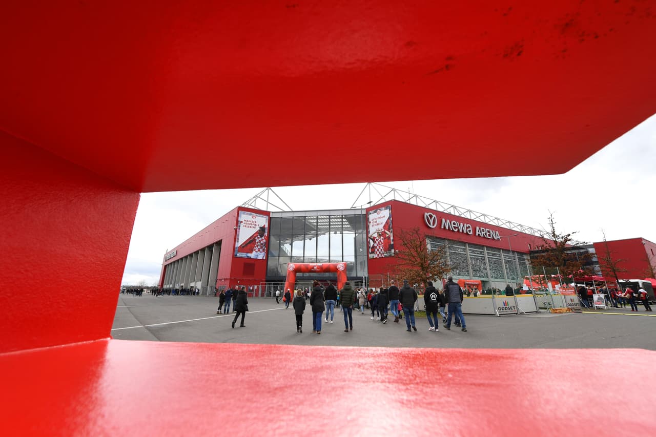¡Qué miedo! Bomba activa es encontrada en estadio del Mainz