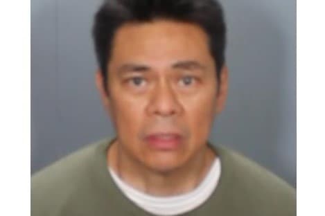 Siete mujeres fueron a terapia por dolores, pero un quiropráctico abusó de ellas, dice el fiscal