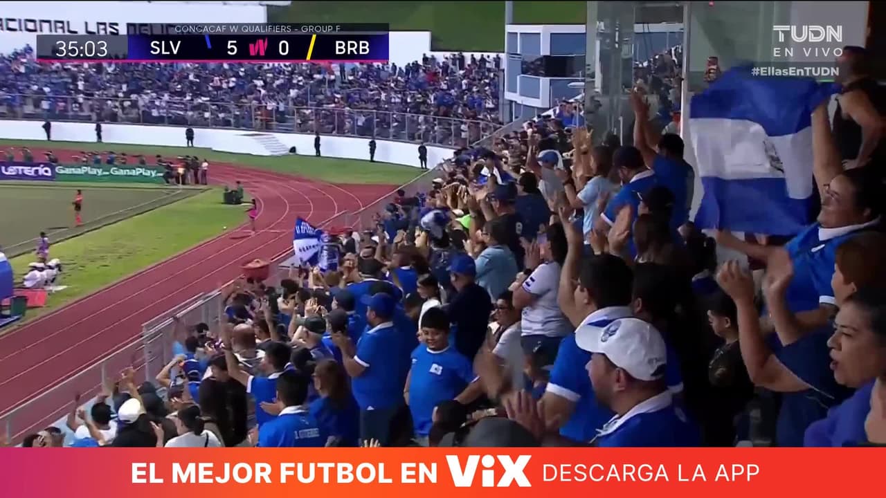 ¡La 'manita' salvadoreña! Brenda Cerén recibe el balón y se quita la marca para el 5-0