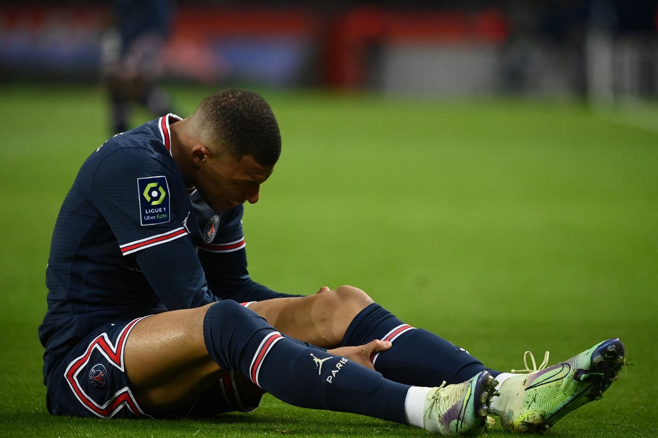 El PSG goleó al Lorient gracias a los dobletes de Neymar y Mbappé, así como otro tanto de Messi.