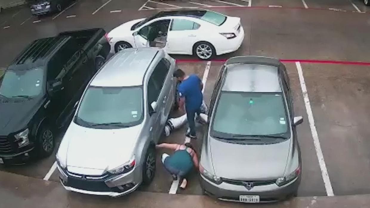 <a href="https://www.univision.com/local/dallas-kuvn/que-esta-haciendo-familia-en-irving-descubre-a-un-hombre-intentando-robar-el-catalizador-de-su-auto-video">Sulma Murillo y su esposo escucharon un ruido y cuando se asomaron</a> a la ventana vieron a un hombre robando el catalizador de su camioneta. La pareja decidió enfrentar al hombre, quien huyó sin la anhelada pieza. Sin embargo, la policía no recomienda hacer esto ya que enfrentar a los ladrones pone en riesgo su vida.