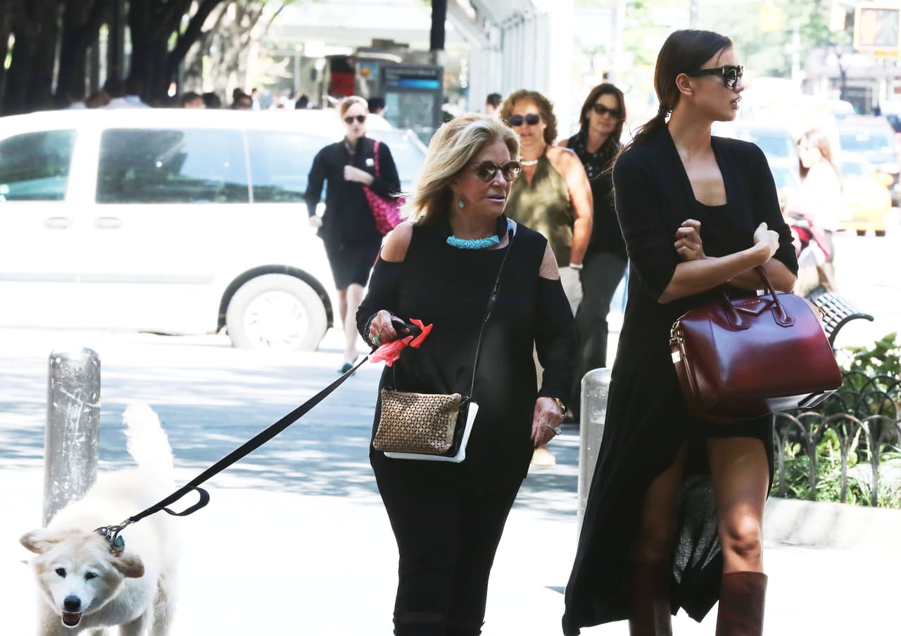 Irina y su suegra paseando por Nueva York.