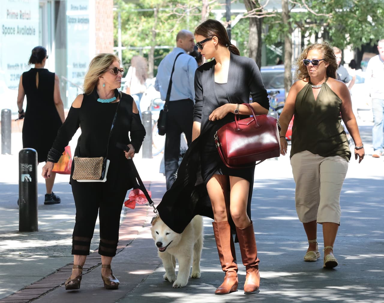 Presumió mucha pierna.