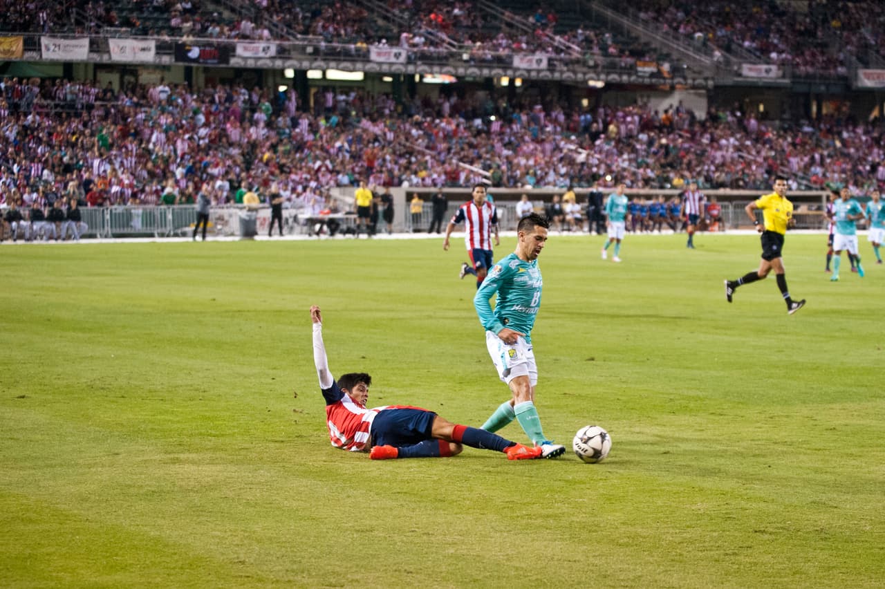 Este 12 de noviembre Chivas y Leon llegaron a Fresno con futbol de Liga MX. Leon derroto a Chivas 3-2.