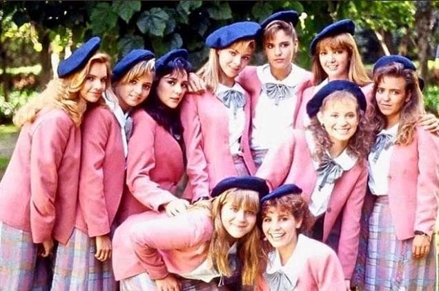 'Dulce desafío' fue una telenovela de corte juvenil producida por Julissa y Eugenio Cobo que resultó un semillero de talentos que hasta el día de hoy se mantienen vigentes en la televisión.