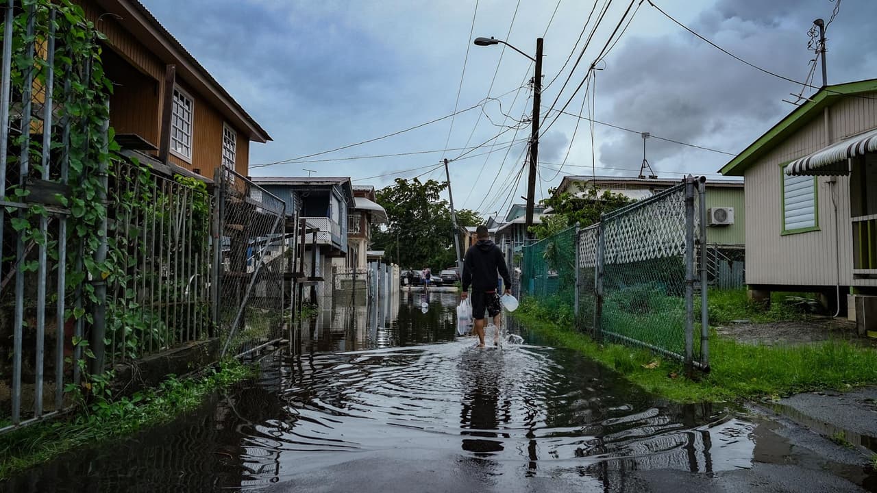Dos primos pelean por la basura que dejó el huracán Fiona en Lajas: uno termina muerto y el otro preso