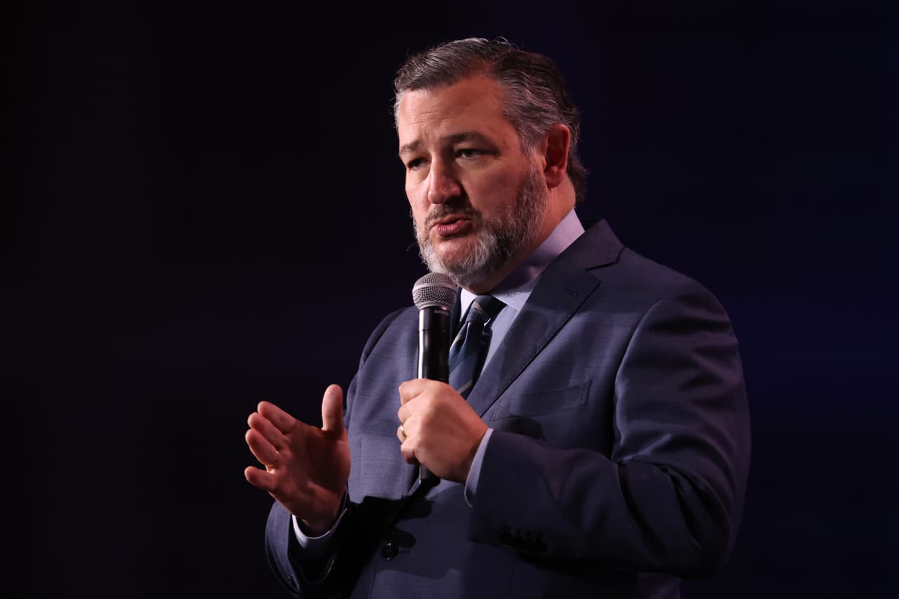 Ted Cruz afirma que Biden permitió la "invasión" de 11.5 millones de extranjeros: los datos oficiales dicen otra cosa