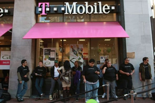 T-MOBILE USA Cantidad de puestos disponibles: 1,000+. Ejemplos de puestos: ventas minoristas, ventas comerciales, actividades corporativas y tecnología.