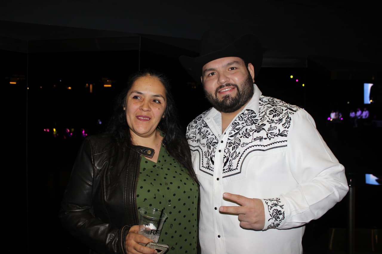 La cara de El Tambochi, ahora existe en una gran cantidad de celulares de Los Ángeles. 
<br>