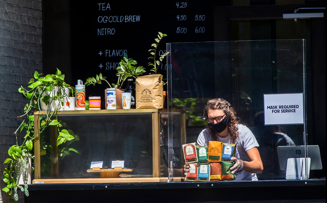 Este fin de semana ha sido la oportunidad para que los dueños de negocios abran sus puertas ofreciendo servicios y productos a la comunidad.