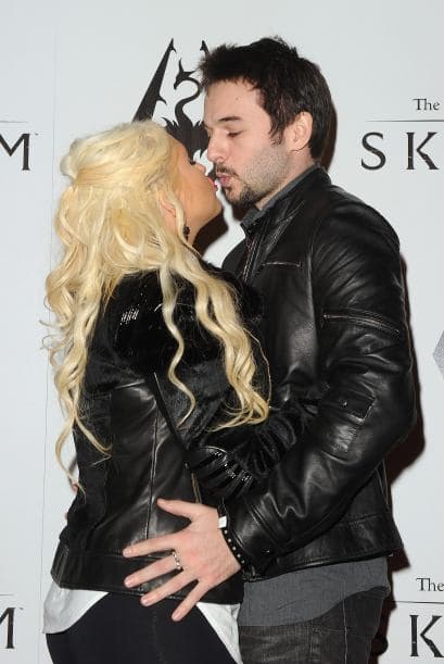 Christina Aguilera y Matthew Rutler esperan bebé. Aquí los videos más chismosos.