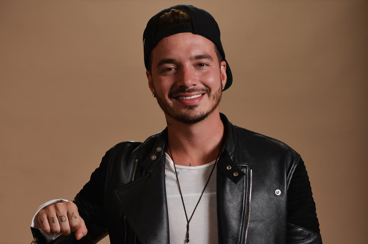 <b>J Balvin </b>
<br>En 2016, el reggaetonero colombiano tuvo un terrible accidente mientras viajaba en su jet privado.