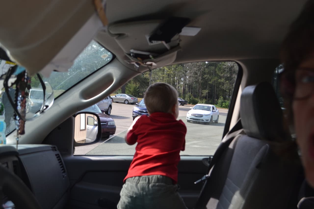 “Es un servicio más corto, porque sabemos que las personas están sentadas en us vehículos. Ha sido positivo y motiva a las personas en estos momentos de dificultad”, agregó Muirhead.
<br>