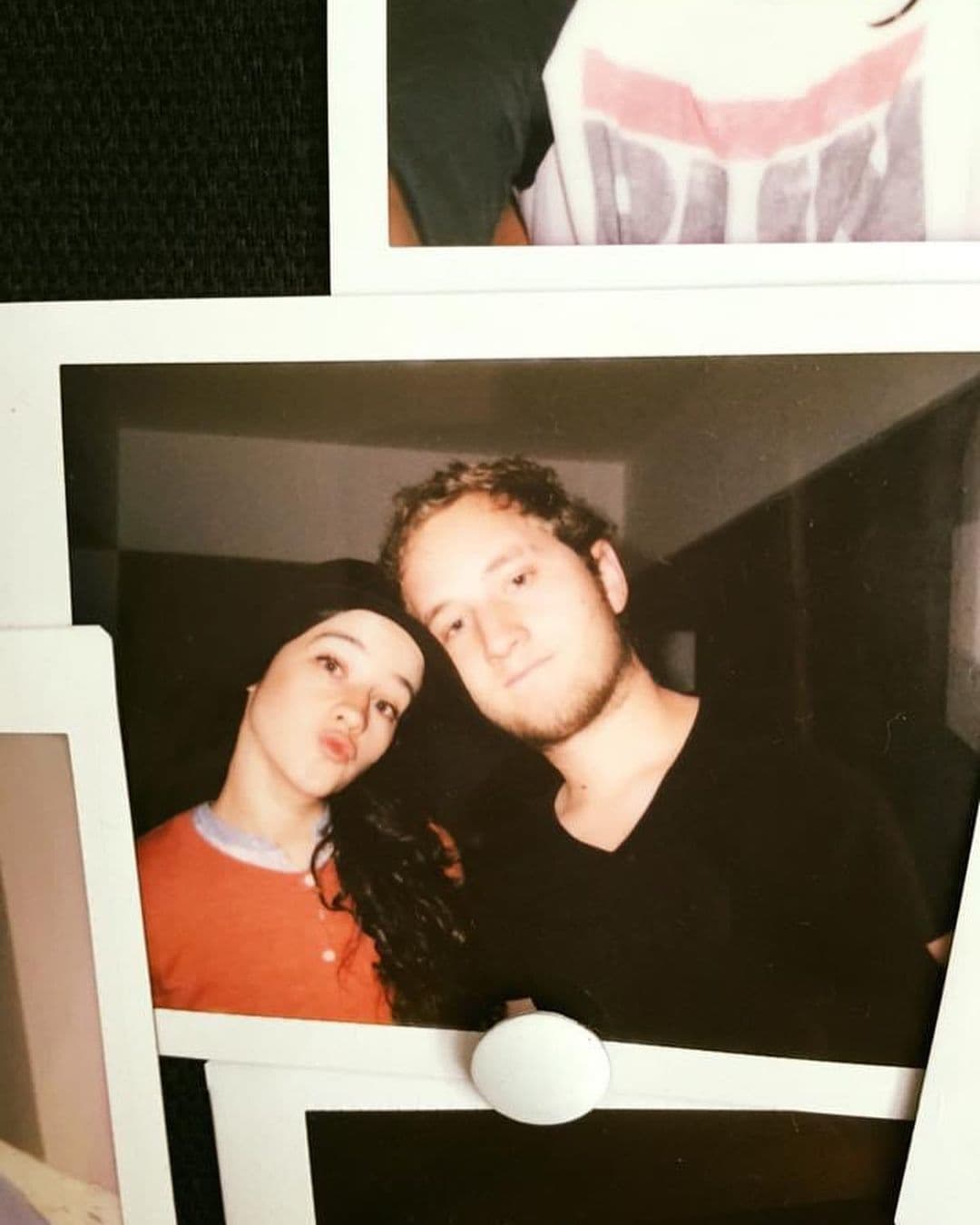 Sebastián es hermano de Ximena Sariñana.