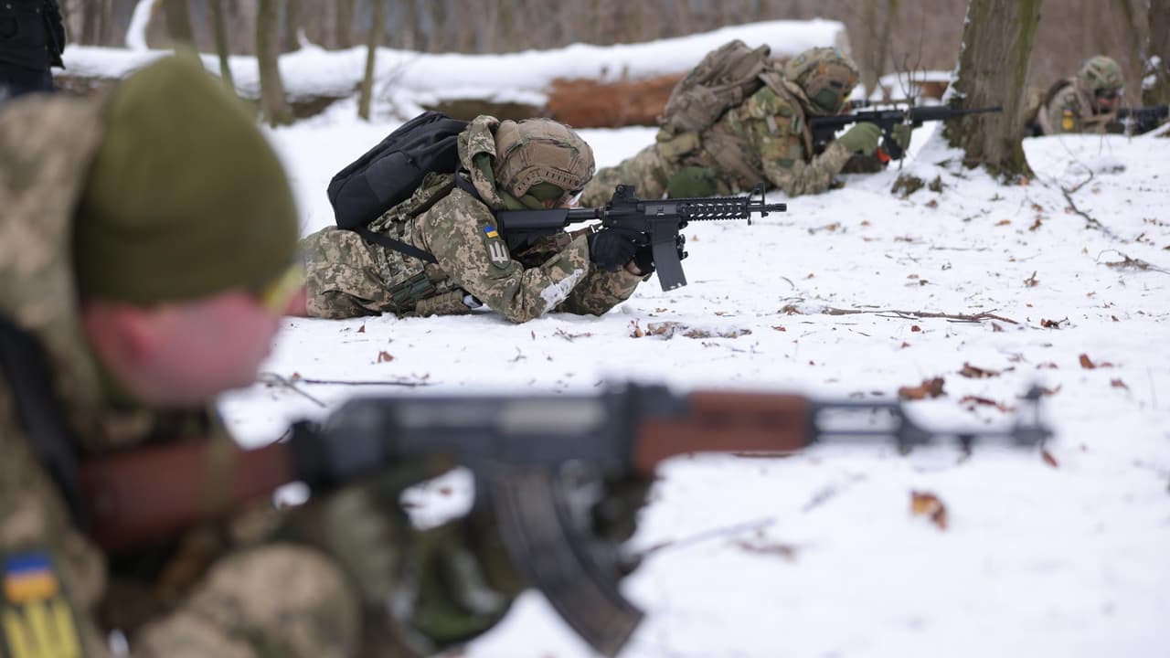 Video: Joseph Humire, director del Centro de estudios para una Sociedad Libre y Segura, explicó que la situación en Ucrania es producto del deseo de Vladimir Putin por reconquistar terrenos perdidos tras la disolución de la Unión Soviética. “Putin quiere probar hasta qué nivel los países de occidente son capaces de aguantar sus provocaciones”, dijo Humire. 
<b><a href="https://app.prende.tv/envivo/207305?utm_source=univisioncom&utm_medium=referral&utm_campaign=news-promo-november" target="_blank">Puedes ver más noticias gratis en Prende TV aquí.</a></b>
