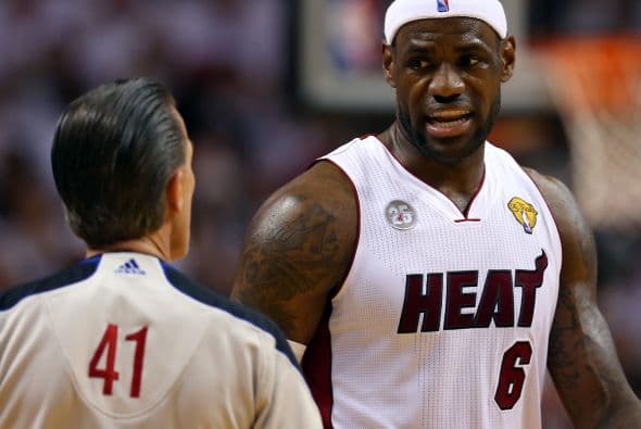 Miami Heat levantó el trofeo de la NBA ese año, ganó la serie contra los Mavericks de Dallas.