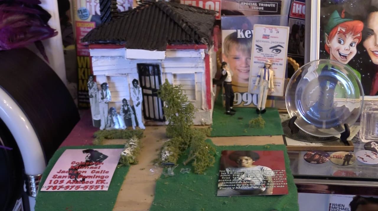 Cruz creó una réplica de la casa donde Michael Jackson fue criado en Gary, Indiana.