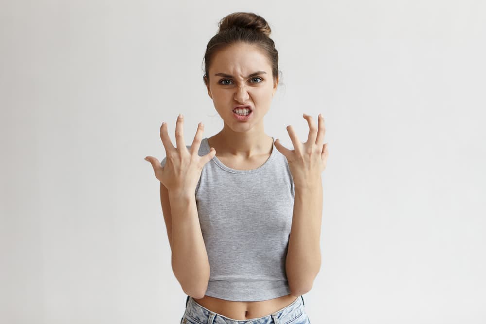 <b>Aries</b>: termina con las acciones impulsivas y emocionales, ejerce más auto control en tus determinaciones, canaliza la cólera y el enojo, termina la impaciencia.
<br>