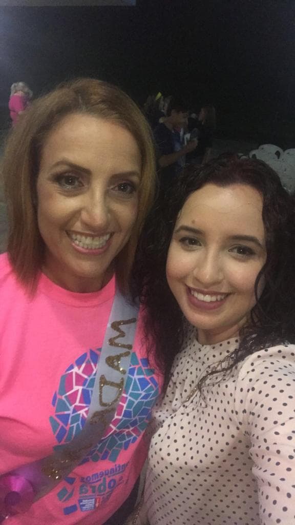 Ella es mi madre, Hilda Doris Irizarry, quien me ha enseñado a ser fuerte durante la batallas más duras, a conservar la fe, a tener a Dios siempre frente a mis planes, a luchar por mi familia y ha estado presente para apoyarme a alcanzar mis metas. Madre, no hay palabras para agradecer TANTO. ¡Te amo!
<br>
<br>-Valerie Jiménez, productora