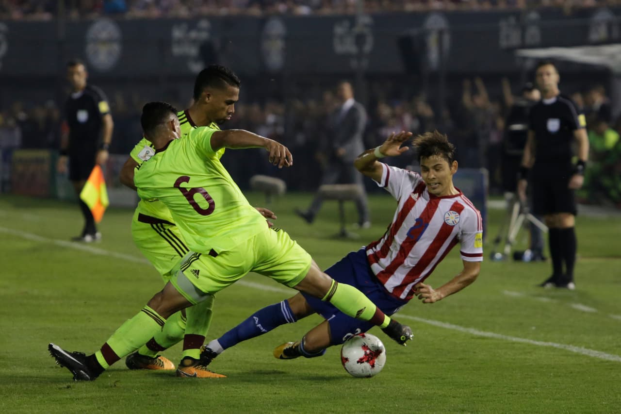 Paraguay tenía la obligación de derrotar a Venezuela por goleada y esperar derrota de Colombia o Perú para soñar con Rusia 2018.