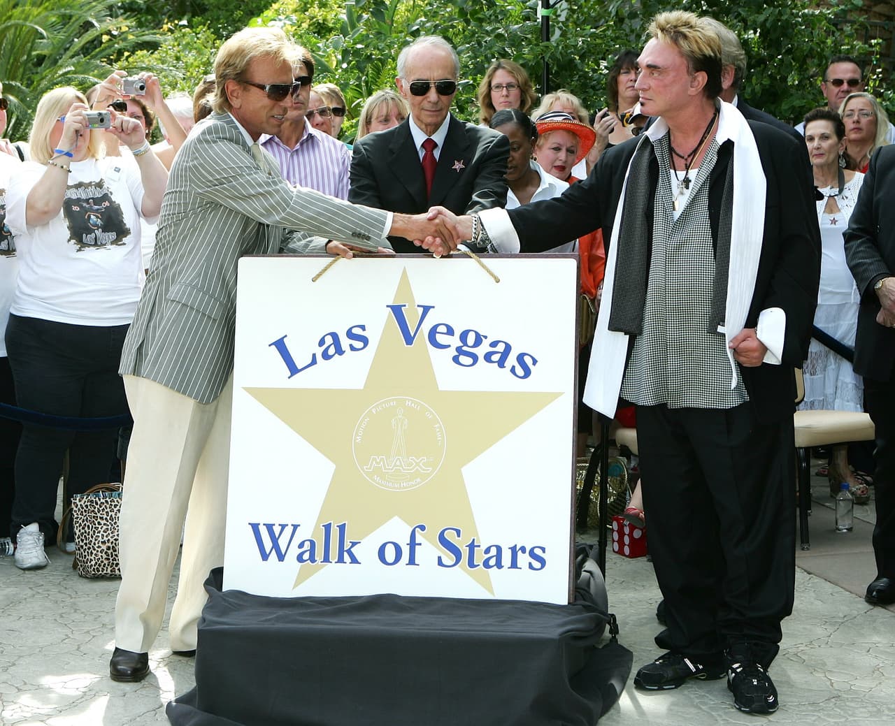 De la mano, se aseguraron de dejar su huella en la ciudad que los vio transformarse en grandes estrellas.
