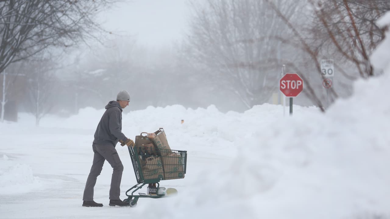 En un minuto: EEUU enfrenta otra brutal ola de frío ártico que podría complicar el fin de semana