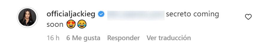 La boricua no tardó mucho en reaccionar y así respondió: "
<b>Secreto, 'coming soon'</b> (próximamente)", advirtió con un par de divertidos emoticonos.